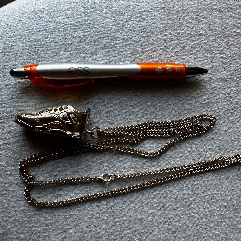 Pendant Sport Shoe in great condition - Picture 6 of 6